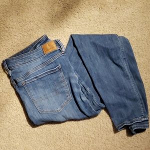 LONG AE jegging style jeans
